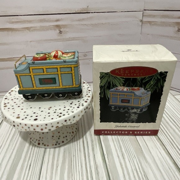 Hallmark Keepsake Yuletide Central Train- Pressed Tin Candy Car  - 2nd in Series - Picture 1 of 5